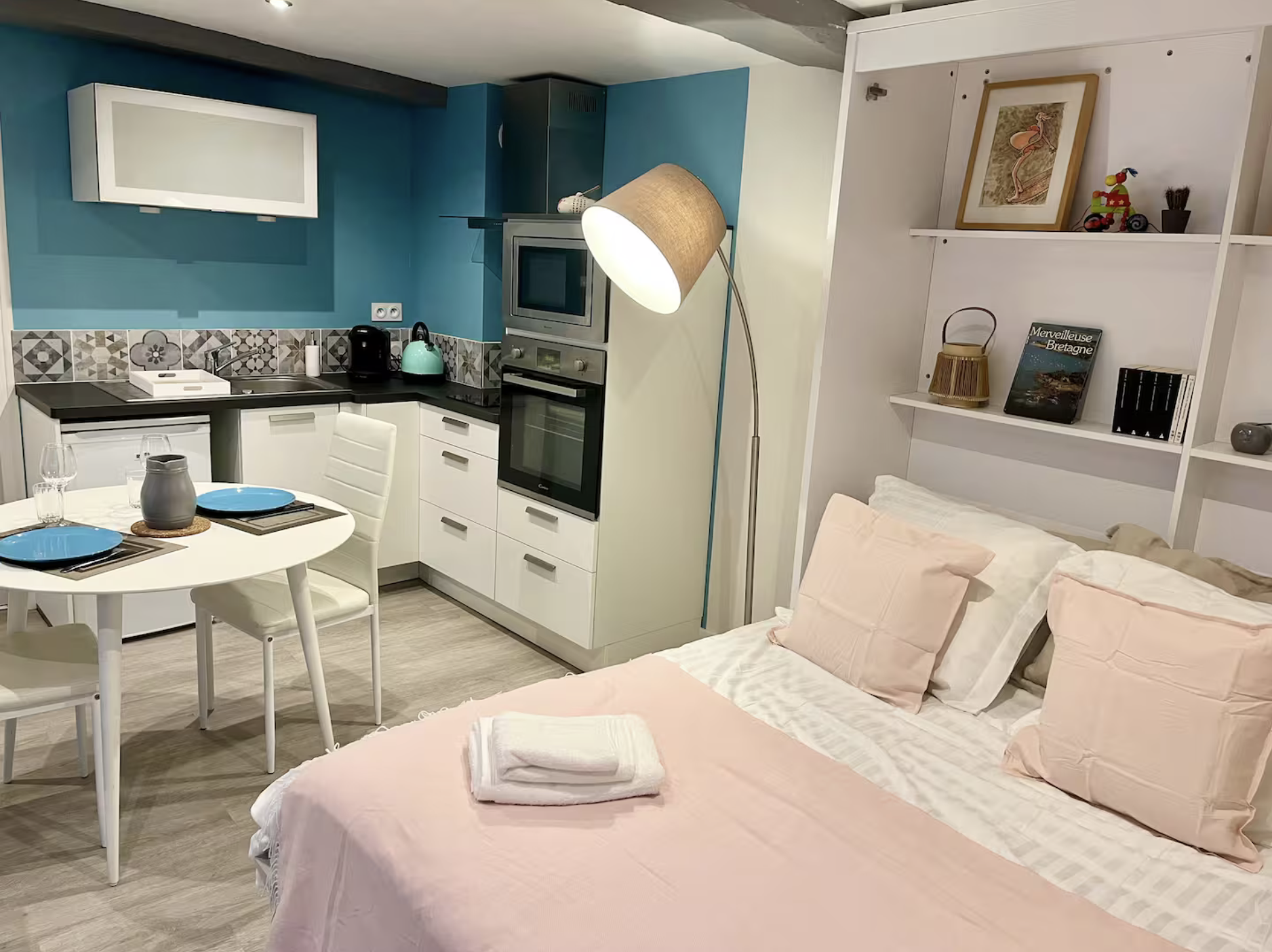 Studio-calme-intra-muros-a-150m-de-la-plage