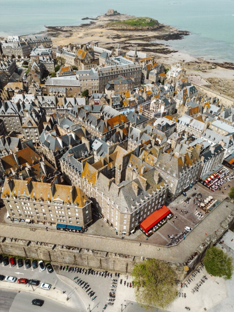 Une vue aérienne de Saint-Malo
